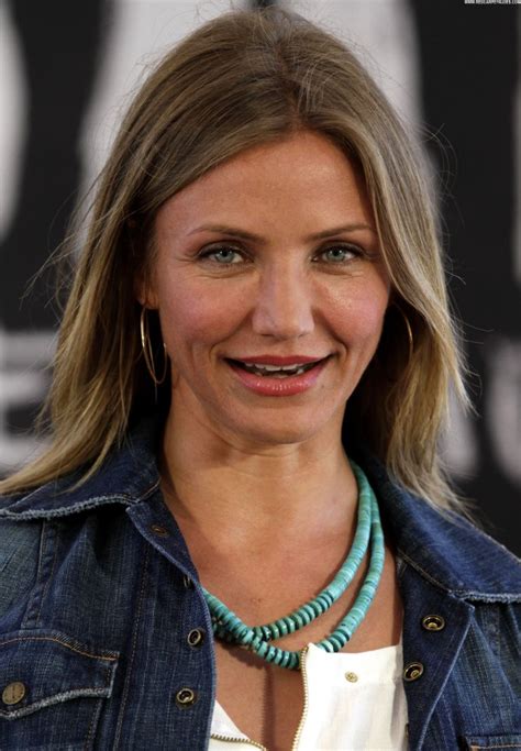 Cameron Diaz Bad Teacher High Resolution Beautiful Posing Hot Babe