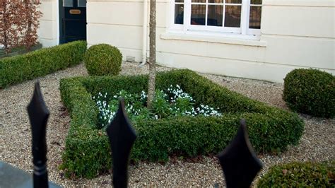 Garden Uk Ideas : Big Ideas For Small Gardens The Tiny Sussex Courtyard ...