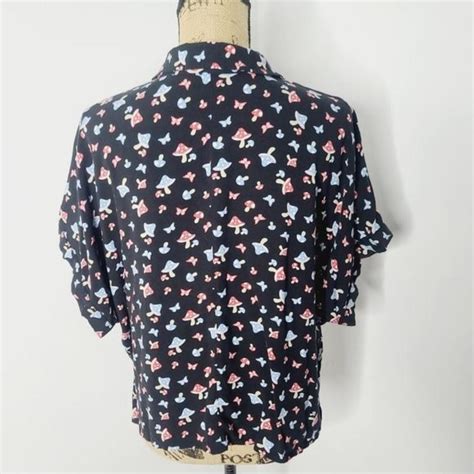 Pre Owned Hot Topic Butterfly Mushroom Woven Button Depop