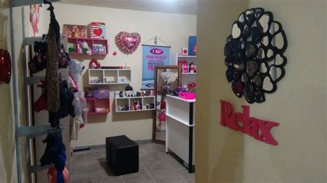 Casal evangélico que tem sex shop lança livro erótico romance gay 12 09 2016 UOL Economia