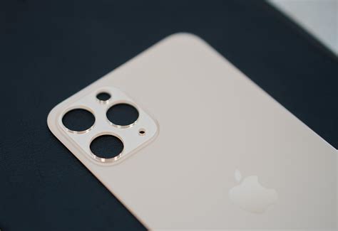 Замена заднего стекла iPhone 11 Pro
