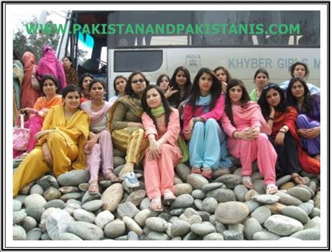 PAKISTAN IMAGES: ISLAMABAD GIRLS