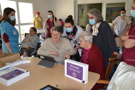 Sept Tablettes Num Riques Pour Lehpad Les Ombrages La Chapelle Saint