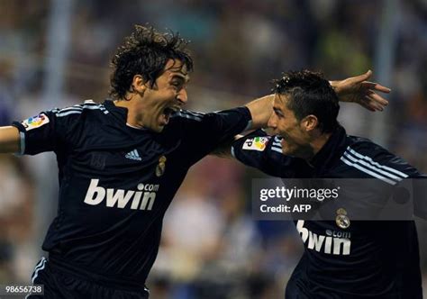 Raul Real Madrid Goal Photos and Premium High Res Pictures - Getty Images