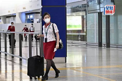 國泰7月起內地招聘空中服務員 林紹波 目標今年內聘請200至300人