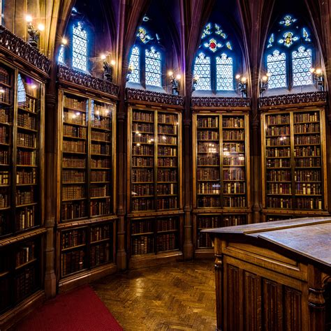 Download wallpaper: The Interior of John Rylands library 2048x2048