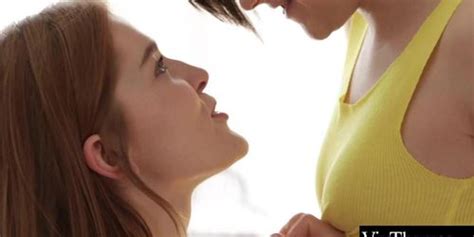 Watch A Gourgeous Readhead Eating Pussy Like No Other Tnaflix