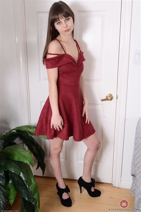 Hot Amateur Babe Shae Celestine Grabs Her Big Ass Cheeks Spreads Her Pussy CoedCherry