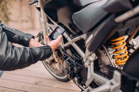 Cómo Instalar un Localizador GPS en tu motocicleta PAJ GPS