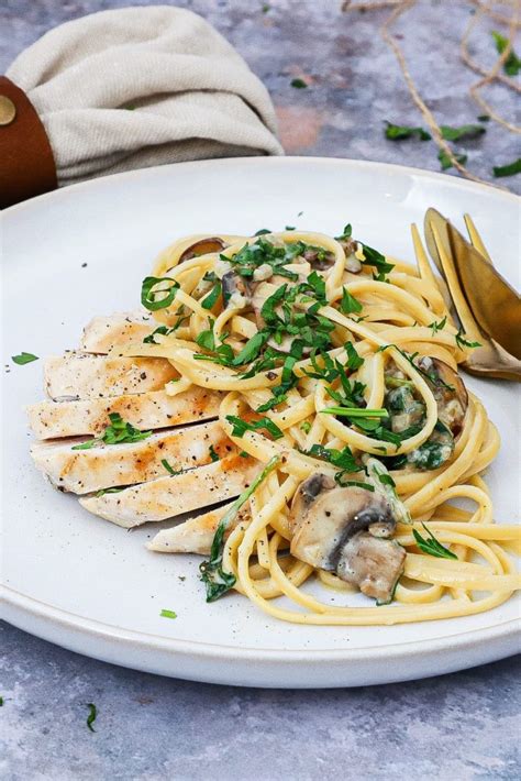 Pasta i cremet svampesauce Opskrift på pasta med svampe