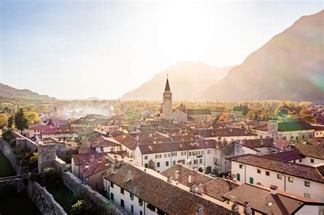 Il Salotto Buono Del Friuli Venezia Giulia è Uno Dei Borghi Murati Più