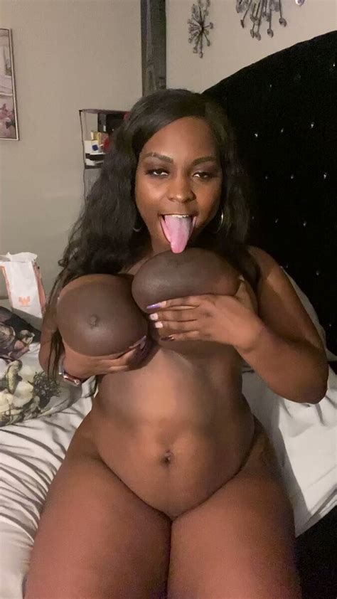 Hoe With Huge Tits And Ass ShesFreaky
