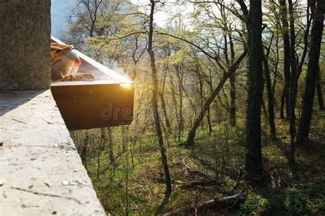 Soldadura Do Trabalhador Em Uma F Brica Solda Em Uma Planta Industrial