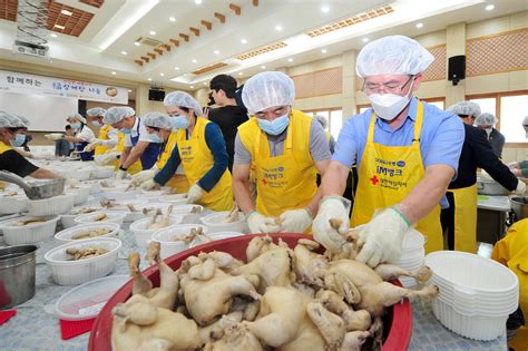 대구 군위군 지역 어르신 위한 복福 삼계탕 나눔행사 펼쳐 경북일보 굿데이 굿뉴스