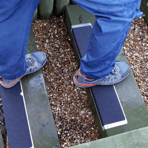 Antidérapant marche escalier bois extérieur Revêtement antidérapant