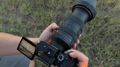 Sigma 28 105mm F 2 8 DG DN Art Review Versatility Without Much