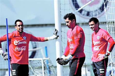 Johnny Herrera Se Rinde Ante Claudio Bravo Es El Mejor Arquero Que Vi