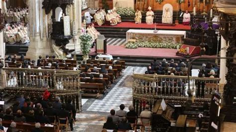 Más de 5 000 personas asisten en la Catedral a la misa de beatificación