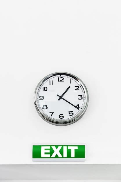 Premium Photo | Green exit sign