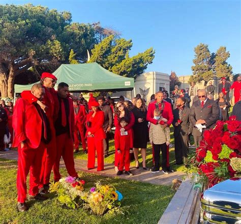 Snoop Dogg Shares Emotional Photos From Inside His Mother's Funeral