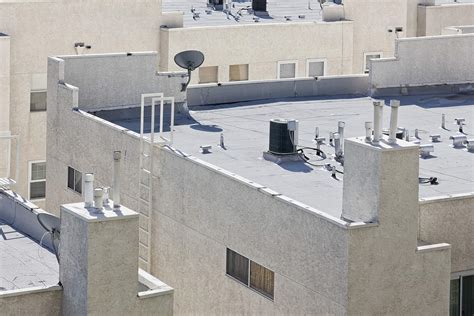 Flat Roof Repair: A Guide On What to Do (Step by Step)