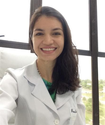 Dra Larissa Araújo Lobato Opiniões Dermatologista Palmas Doctoralia