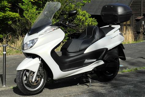 Yamaha Majesty Motor Scooter Guide