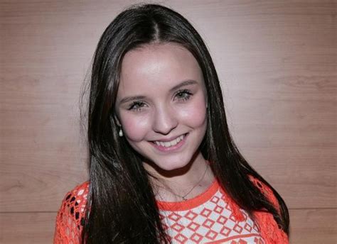 Aos Anos Larissa Manoela Faz Procedimento Est Tico No Rosto Tv Foco