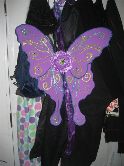 Homemade fairy wings. | Crafts, Halloween wreath, Craft time