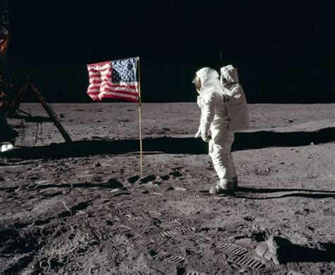 Homem Pisando Na Lua - 10