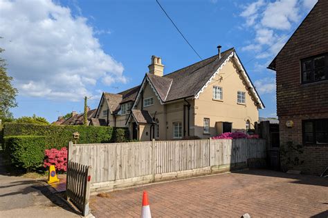 A Pair Of Cottages Sandy Lane Crawley Robin Webster Geograph