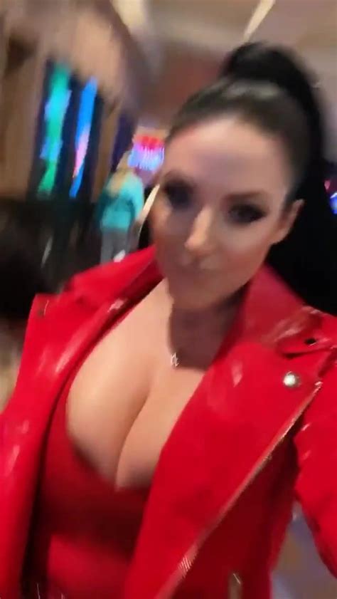 Angela White Walking Angela Walks Yet Again Porn Video Nevyda