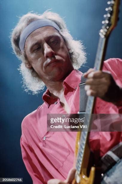 56 Mark Knopfler Performs In Rome Stock Photos High Res Pictures And