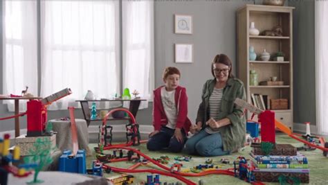 La campaña de Hot Wheels en la que la mamá es una de las protagonistas