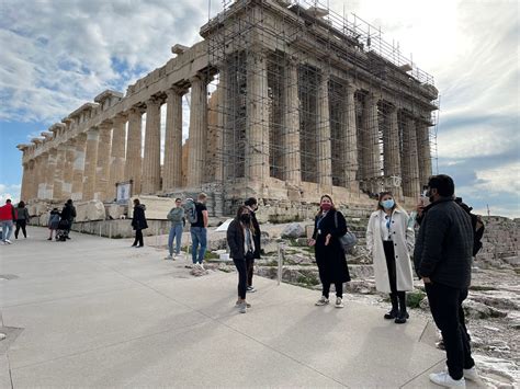 Essential Highlights Tour of the Acropolis and Parthenon