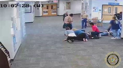 Florida Teachers Aide Violently Attacked After Taking Students