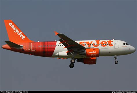 G EZBF easyJet Airbus A319 111 Photo by Philipp Schütz ID 527145