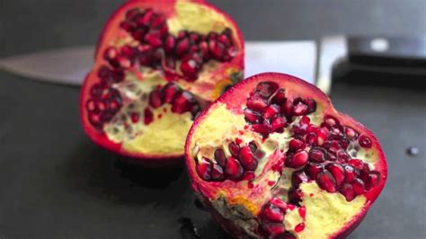 How To Remove Pomegranate Seeds Youtube