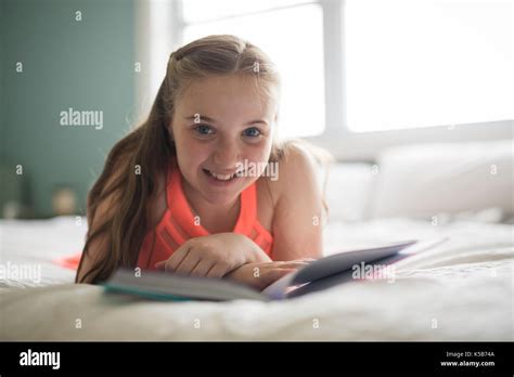 Brunette Teen Fotos Und Bildmaterial In Hoher Aufl Sung Alamy