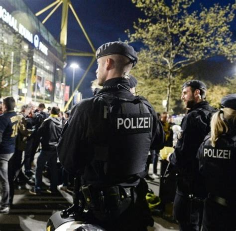 sp Fußball Europacup CL Dortmund Explosionen Polizei Meldung 2