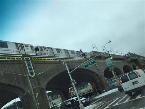 New York MTA 7 train stuck shut down because of ice - Business Insider