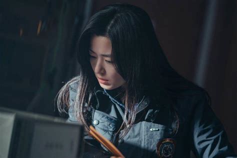 Jun Ji Hyun Gets One Step Closer To Unraveling The Mystery In Jirisan Soompi