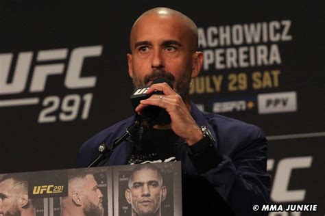 UFC Commentator Jon Anik Apologizes For Criticizing