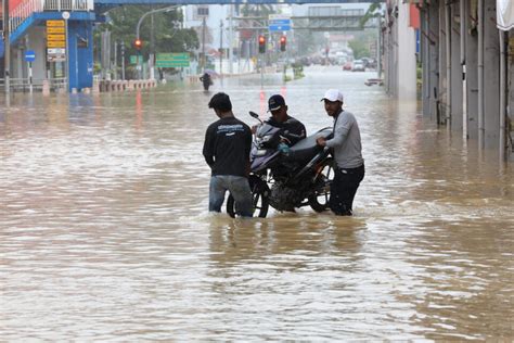 Johor Hit By Floods Again