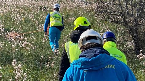 Va A Raccogliere Gli Asparagi In Puglia E Scompare Trovato Morto L