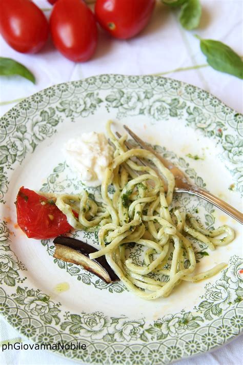 Tagliolini Di Kamut Al Basilico Con Burrata Pomodorini Al Basilico