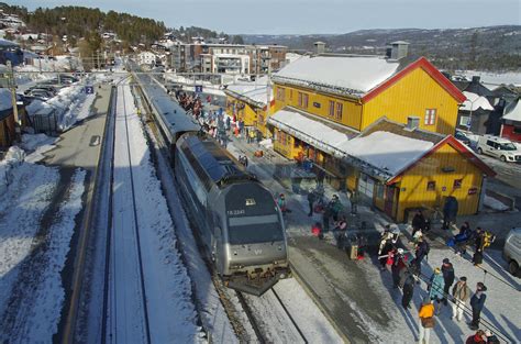 Geilo Geilo Station With The 1425 Oslo Bergen Arriving H Flickr