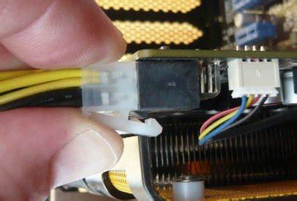 Как снять видеокарту с компьютера (с материнской платы)