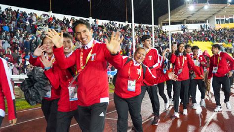 Delegación peruana desfila en inauguración de los I Juegos Bolivarianos