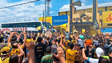 Banderazo De Los Hinchas De Mitre Para Alentar A Su Equipo De Cara Al